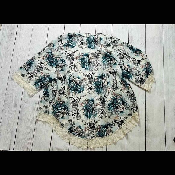 Lace flower kimono - Picture 4 of 7